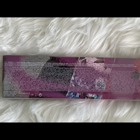 MAC Eyeshadow Palette - Risk Taker - Picture 3 of 4